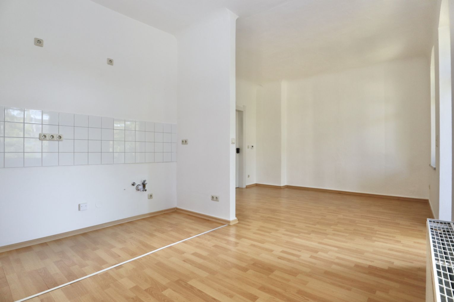 2-Raum Wohnung • zur Miete • großer Balkon • Wanne • Altbau • Chemnitz • Hilbersdorf • jetzt anrufen