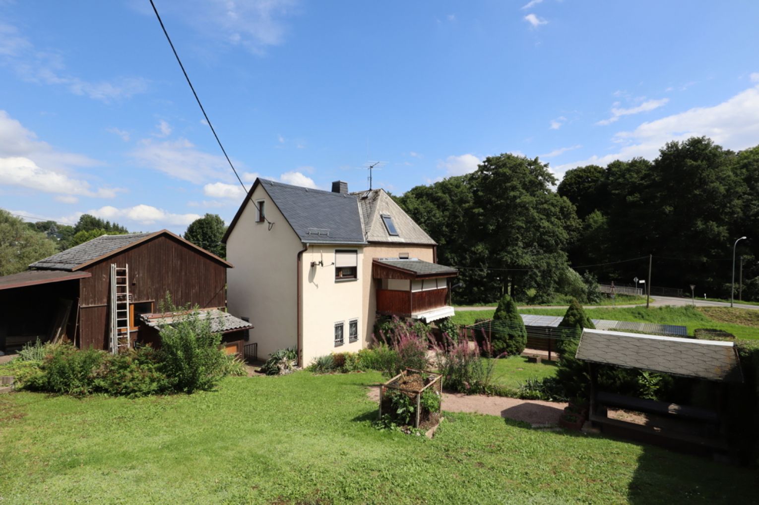 Einfamilienhaus • Hartenstein • 5 Zimmer • Garage • Carport • Schuppen • Garten