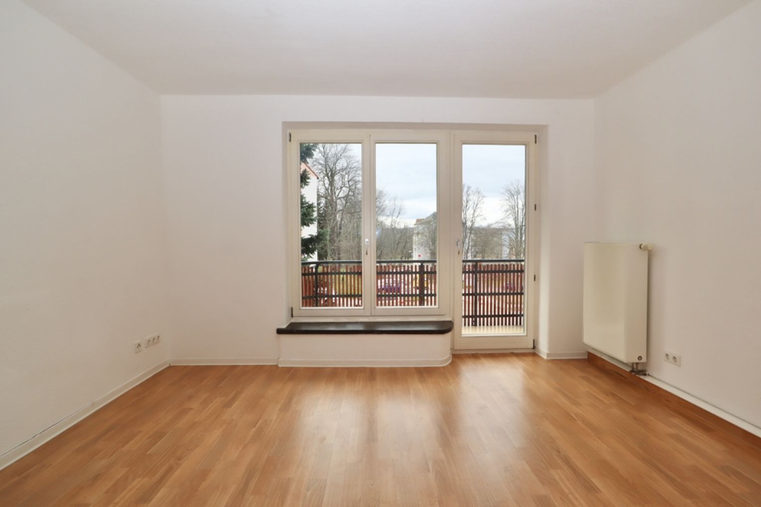 2 Zimmer • mit Balkon • im Lutherviertel • Tageslichtbad • Laminat • in Chemnitz • jetzt mieten !!