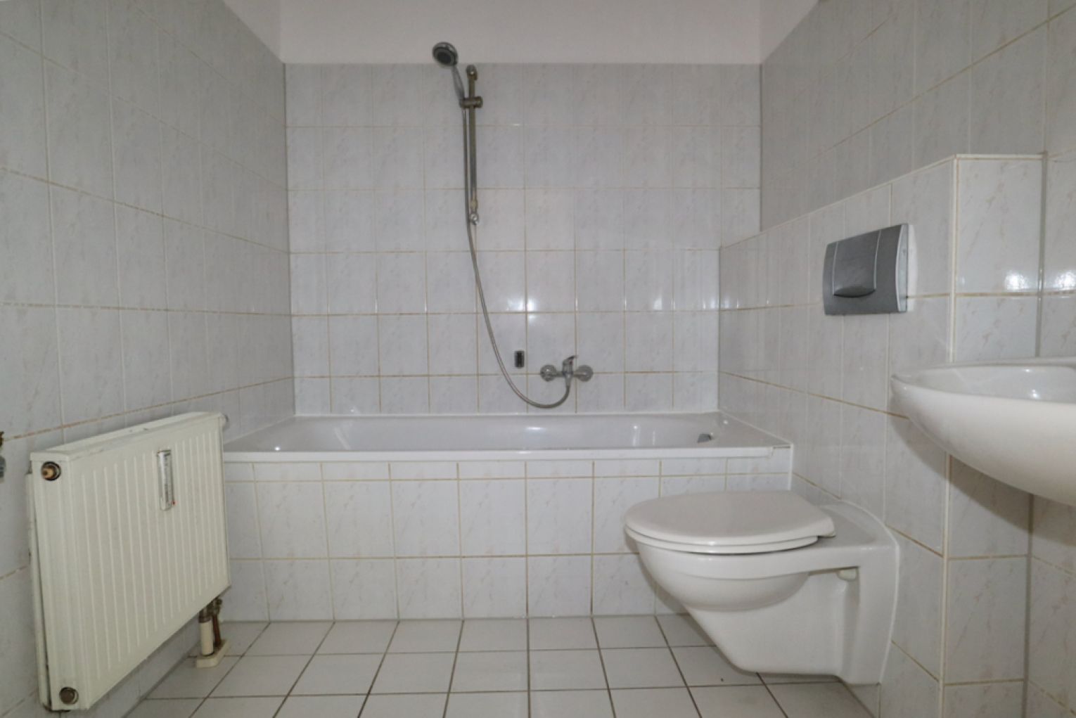 4-Zimmer Wohnung • Loggia • ruhige Lage • Sonnenberg • offene Küche • Bad mit Wanne • jetzt mieten