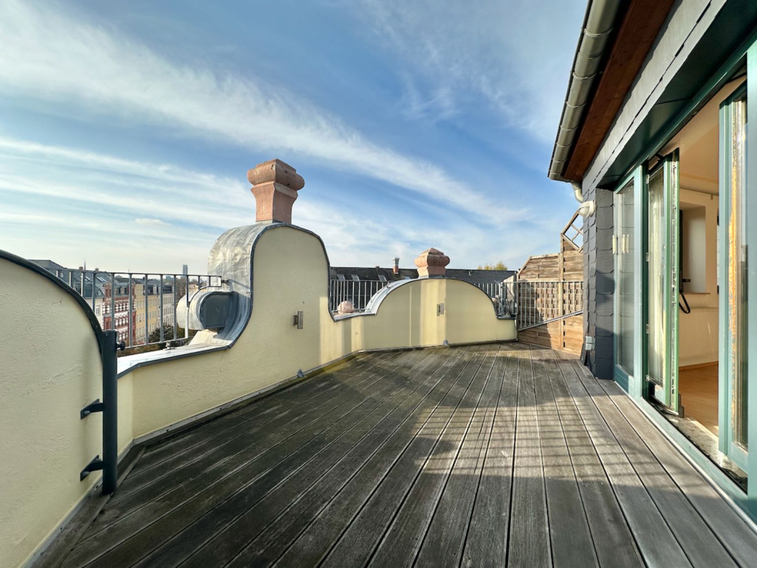 Dachterrasse • Kamin • Eckbadewanne • Dusche • 4 Zimmer • Maisonette • Schloßchemnitz • JETZT mieten