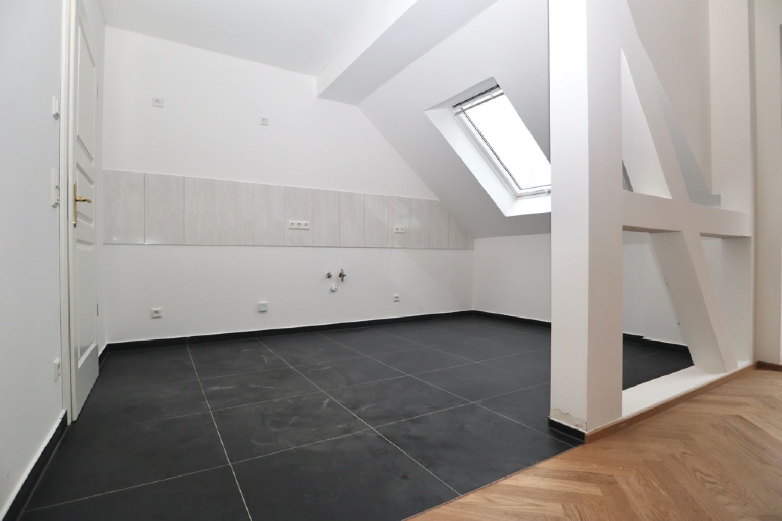 4-Zimmer • Maisonette • 2 Bäder • Balkon  • Fußbodenheizung • Parkett • schnell Termin sichern