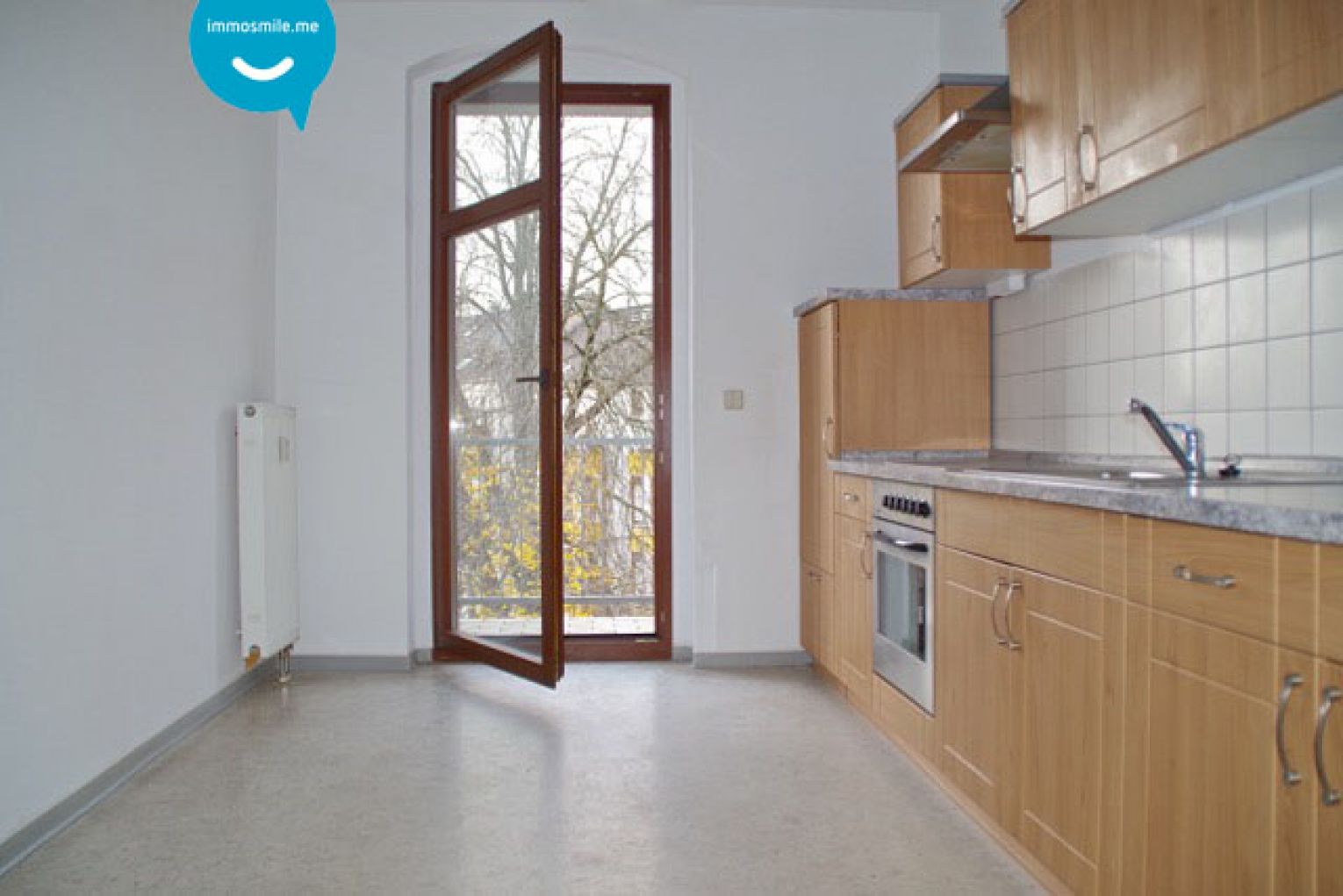 Große Einbauküche • Balkon • zentrale Lage • Grillplatz • modernes Laminat • Wanne • 2 Zimmer • TOP