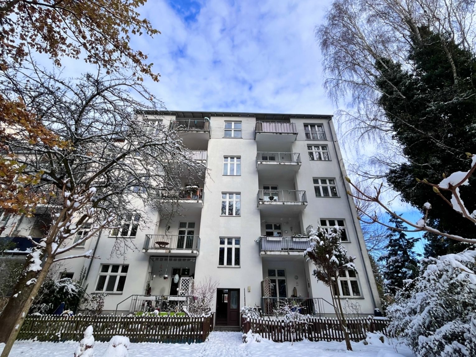 großer Balkon • Einbauküche • 2-Zimmer-Wohnung • Tageslichtbad • Schloßchemnitz • ruhige Lage !