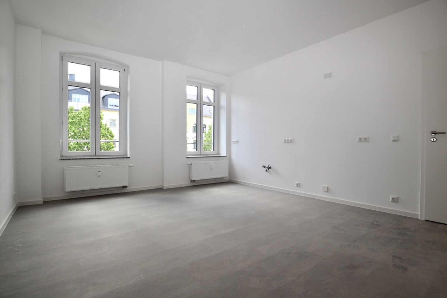 große 5-Zimmer Wohnung • zur Miete • Balkon • Tageslichtbad • Stellplatz • Erstbezug • jetzt anrufen