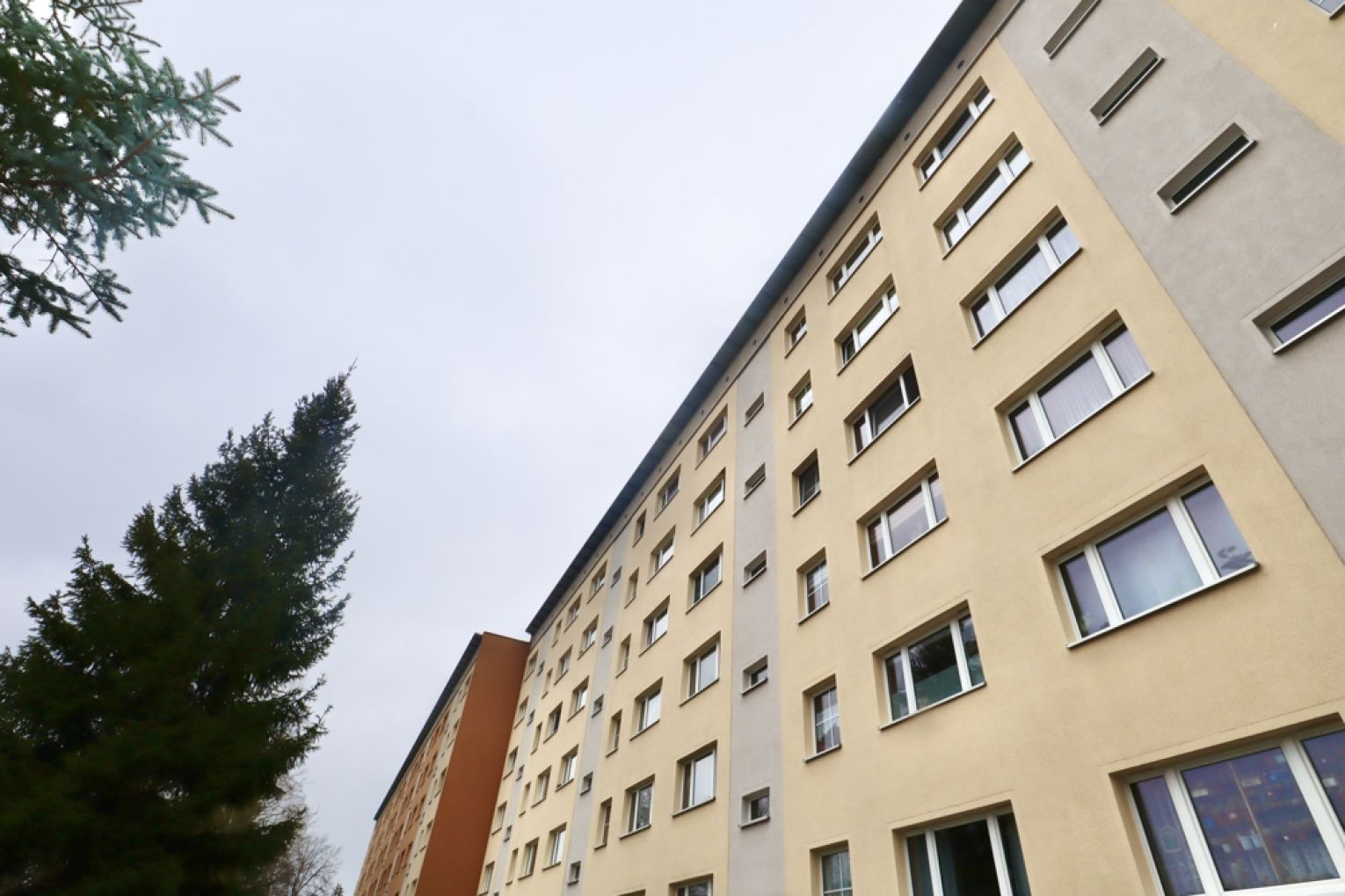 Hutholz • 2-Raum Wohnung • Balkon • ruhige Lage • offene Küche • Stellplatz • zur Miete