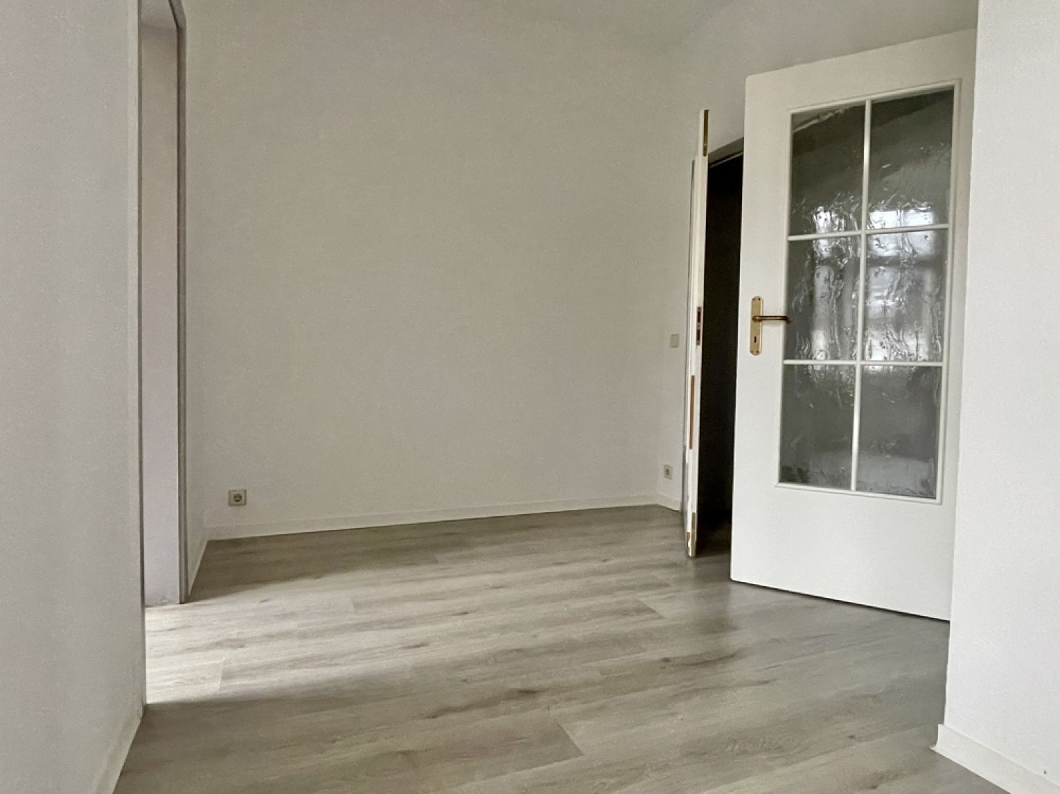 individueller Grundriss • 3 Zimmer • Südbalkon • EBK • Stellplätze • schnell Termin vereinbaren!