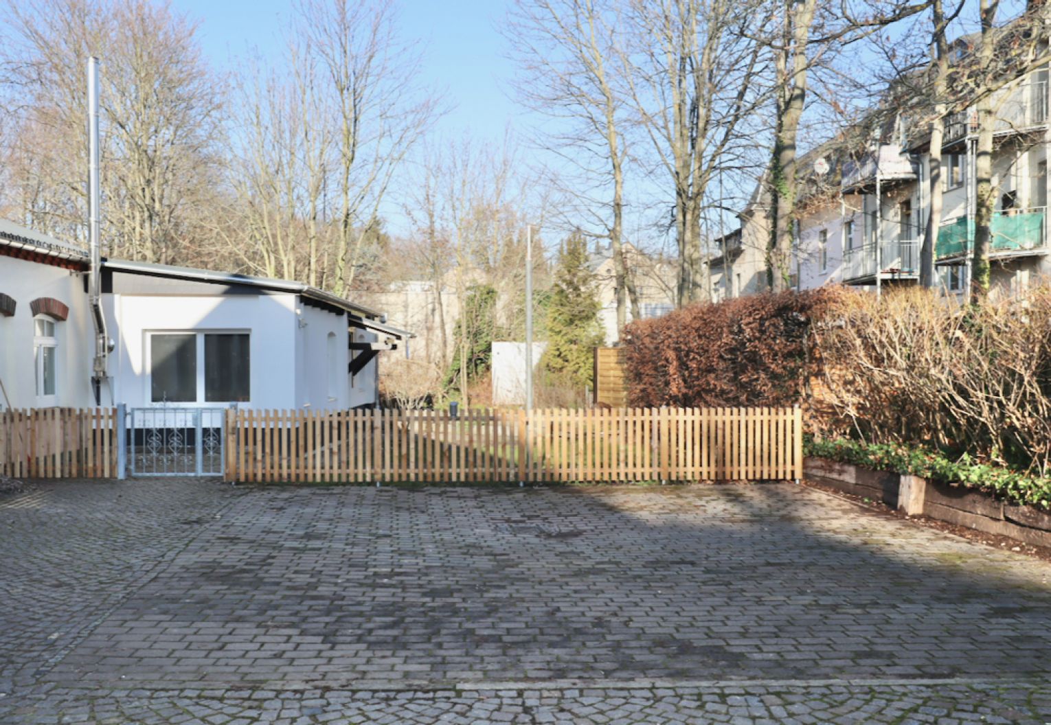 umfassend saniert • 4 Zimmer • Klima • offene Küche • 2 Bäder • Garten • Stellplatz • Kamin • TOP!