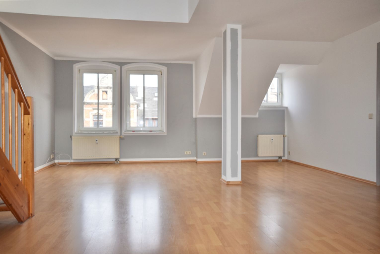 3-Zimmer Maisonette-Wohnung • Tageslichtbad mit Wanne • Einbauküche • Stellplatz  • Lift • anrufen!