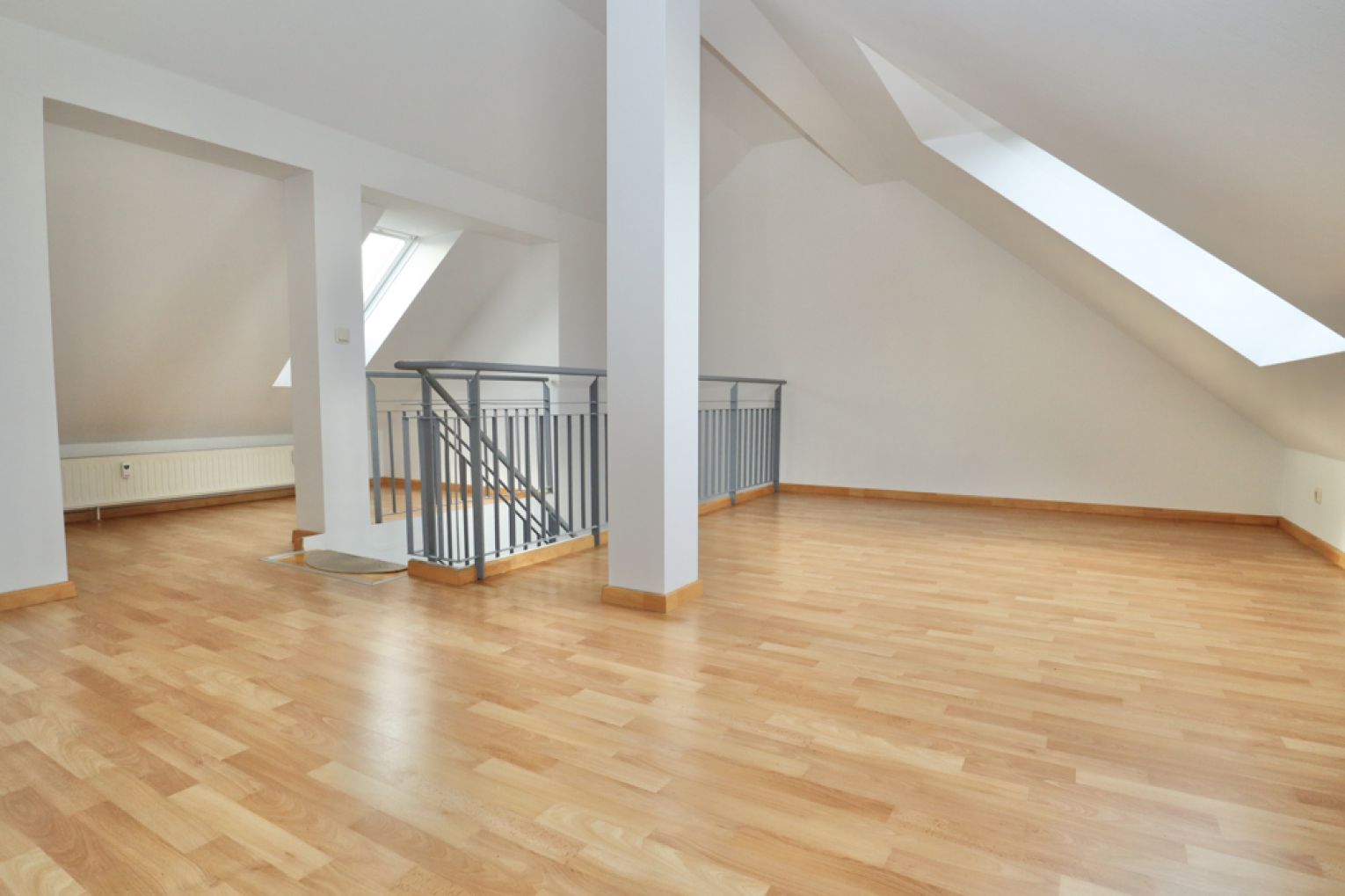 3 Zimmer • Maisonette • Dachgeschoss • Sonnenberg • Chemnitz • zur Miete • Einbauküche • sei schnell