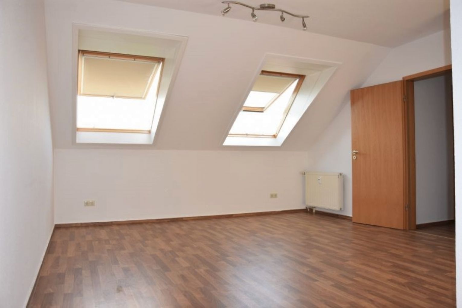 Balkon • 4 Zimmer • Parkett & Laminat • Tageslichtbad • Limbach-Oberfrohna • zentrale Lage • Termin?