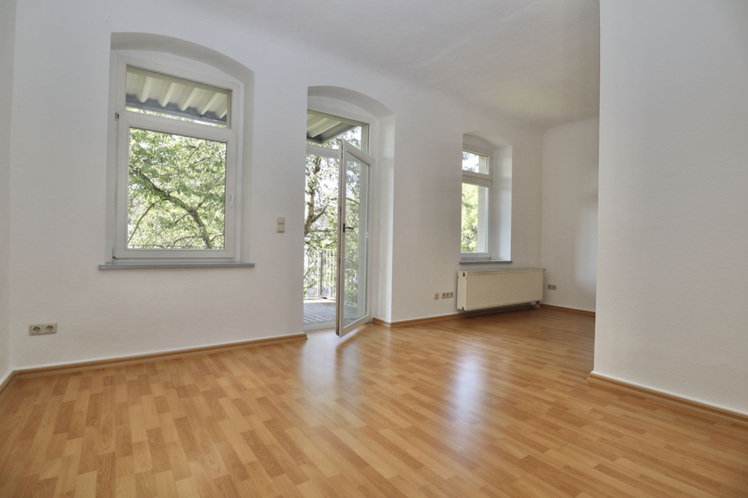 2-Raum Wohnung • zur Miete • großer Balkon • Wanne • Altbau • Chemnitz • Hilbersdorf • jetzt anrufen