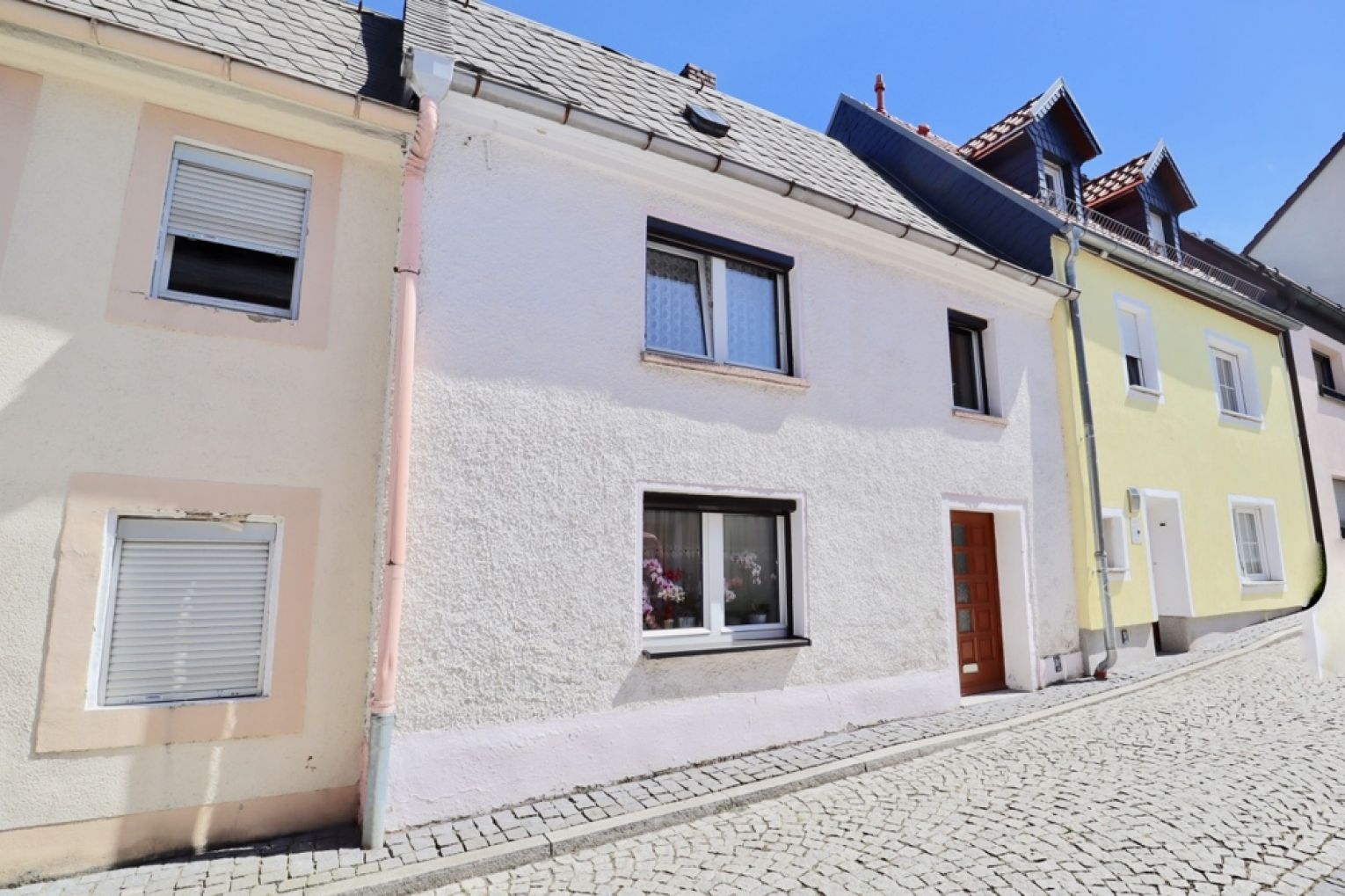 Erwerben • Sanieren • Einziehen • Reihenhaus • 3 Zimmer • Garten • Garage • in Geithain bei Leipzig