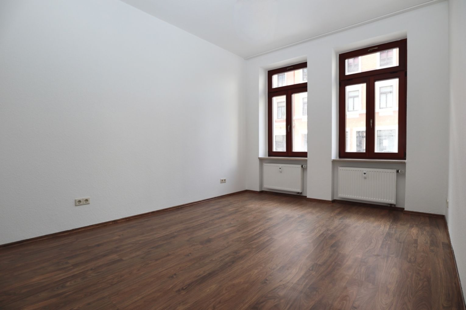 2-Raum Wohnung • in Chemnitz • Balkon&Terrasse • Einbauküche • Parkettboden • jetzt anrufen