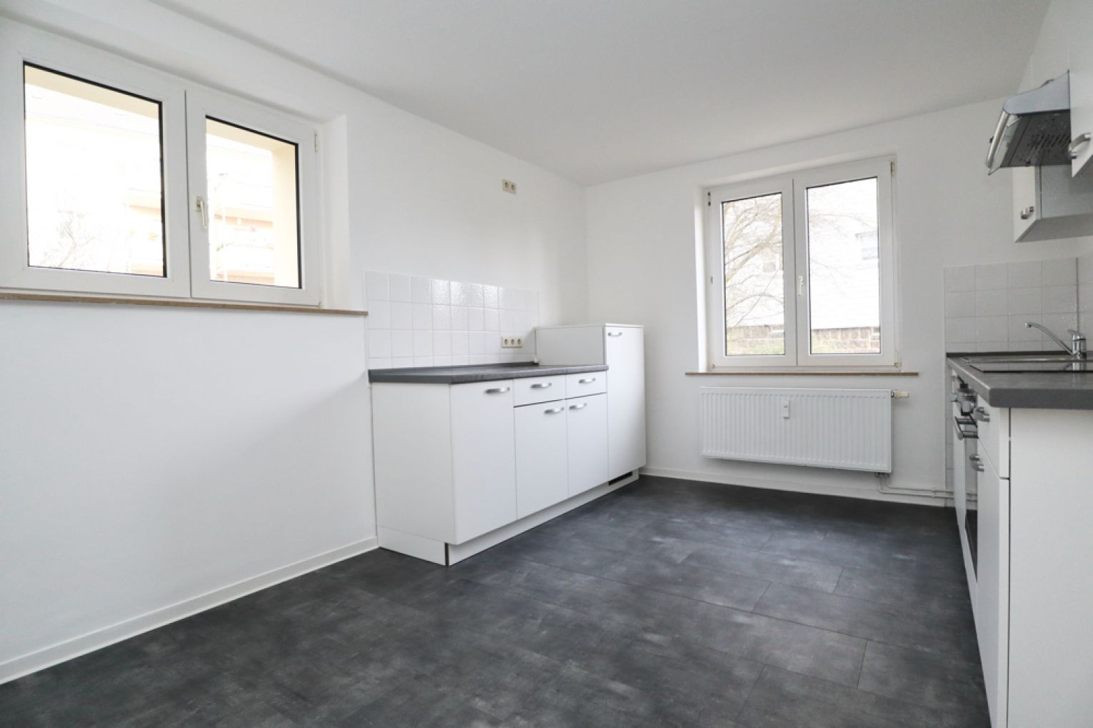 Einbauküche • 2-Raum Wohnung in Chemnitz • Tageslichtbad • Wanne & Dusche • Ebersdorf • jetzt mieten