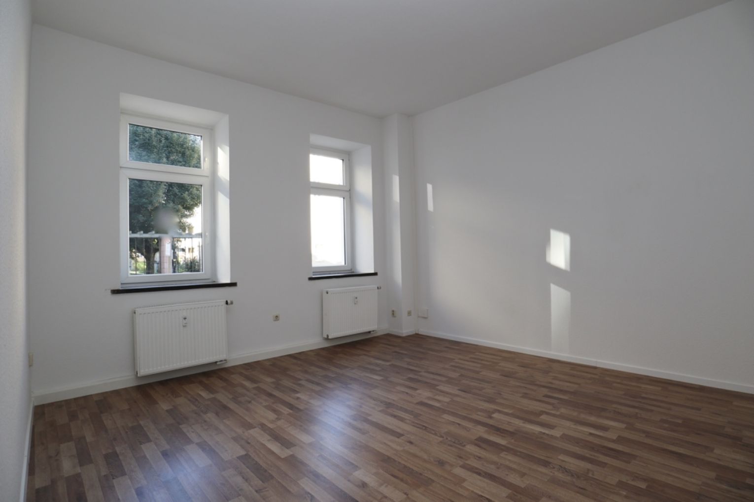 2 Raum Wohnung • Lutherviertel • Einbauküche • Tageslichtbad • zur Miete • jetzt anrufen