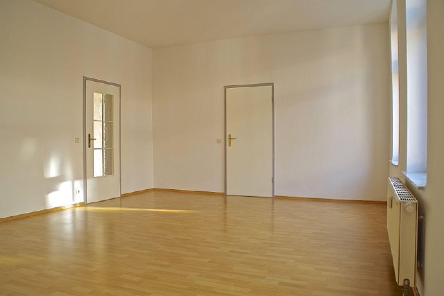 3-Zimmer Wohnung • Balkon • Tageslichtbad mit Wanne • Einbauküche • Stellplatz  • jetzt anrufen!